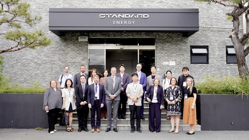 참고사진 1)  「2026 INNOPOLIS – Europe Innovation Partnership Day」 행사 기간 중 주한 유럽 주요국 대사관  관계자들이 대전 소재 스탠다드에너지 본사에 방문했다..jpg